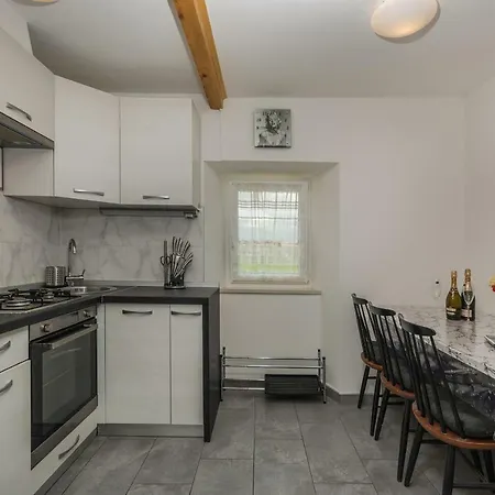 Mijat Apartament