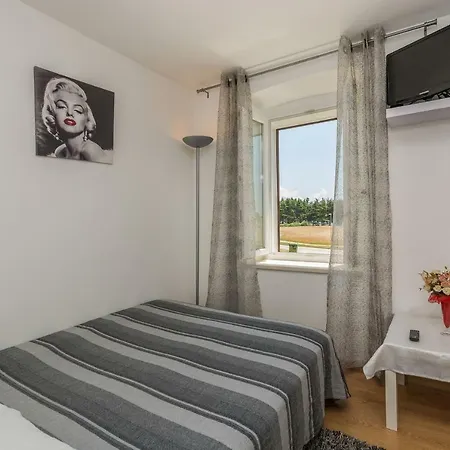 Apartamento Mijat *