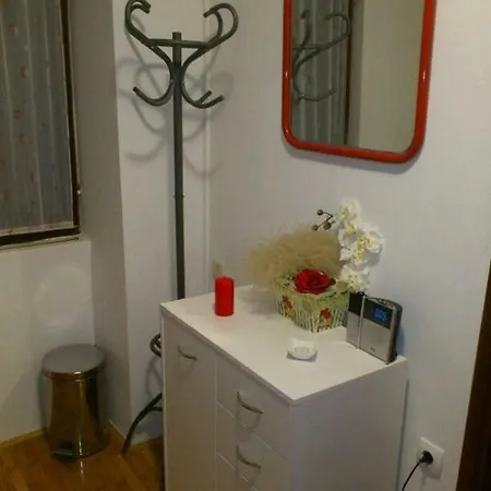 Mijat Apartamento
