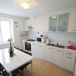 Mijat Appartamento *
